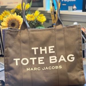 Marc Jacob’s The Tote Bag Army Green